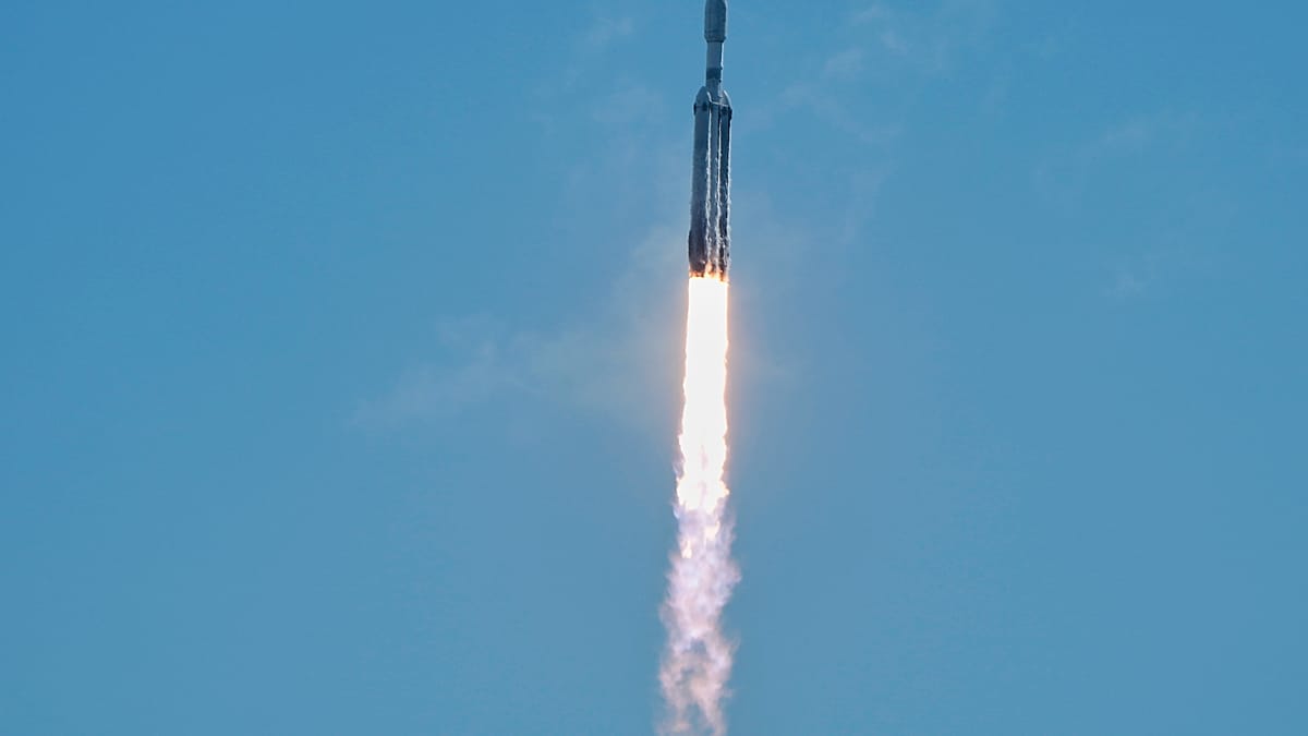 „SpaceX“ ruošiasi istoriniam IPO: kalbama apie 64,5 mlrd. eurų ir milijoną žmonių Marse