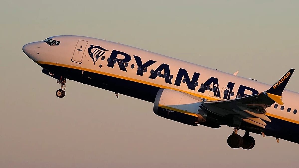 „Ryanair“ kaltina „Fraport Greece“ pasisavinus mokesčio lengvatą: prašo Graikijos stabdyti monopolį