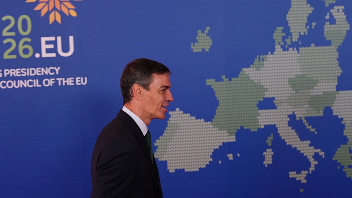 Virusinis klastotės „laikraštis“ skelbia 2 800 eurų migrantams: Ispanija paneigė