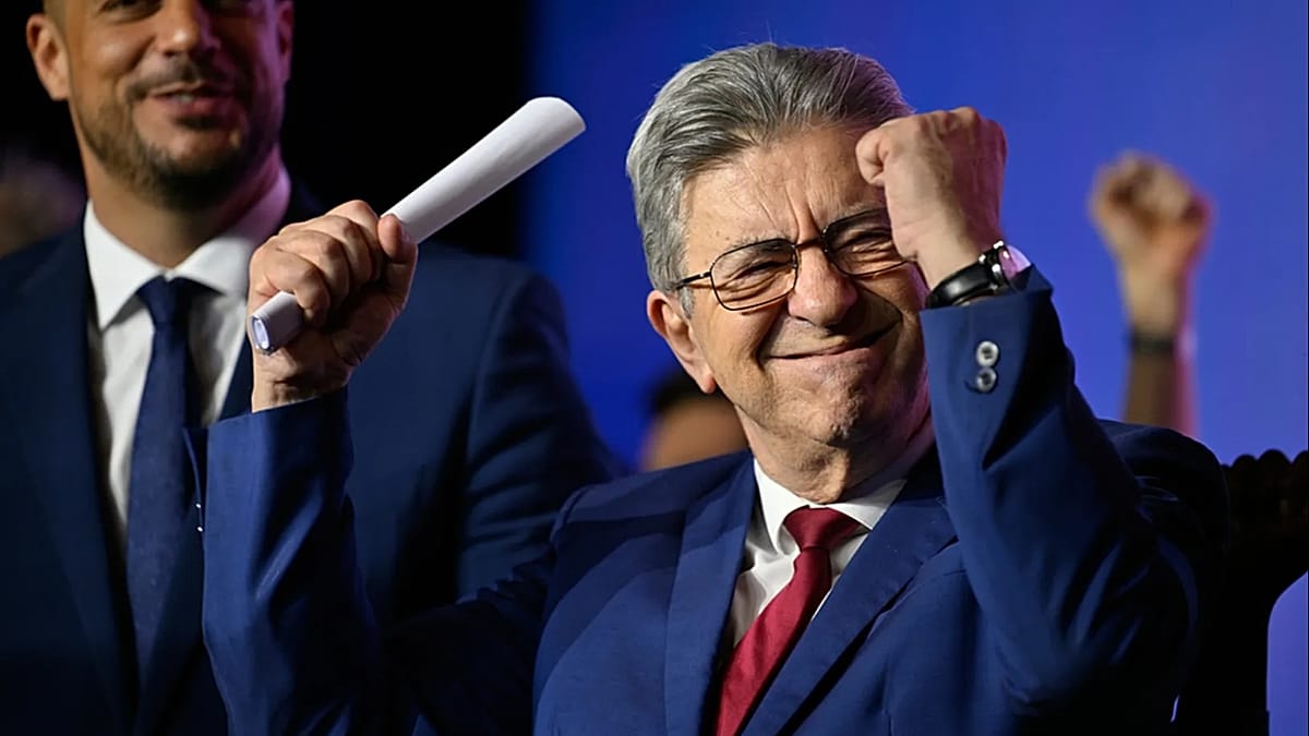 Mélenchonas vėl veržiasi į Eliziejų: Prancūzijos kairieji sako „gana“ ir stumia planą B