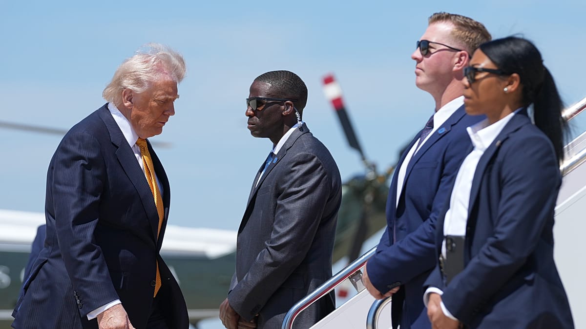 Trumpas atvyksta į Kiniją su „Nvidia“, „Apple“ ir „Tesla“ vadovais: kas bus sprendžiama?