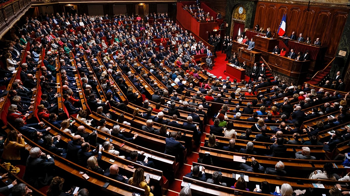 Prancūzijos Senatas atmetė pagalbos mirti įstatymą: kas toliau laukia balsavimo parlamente?