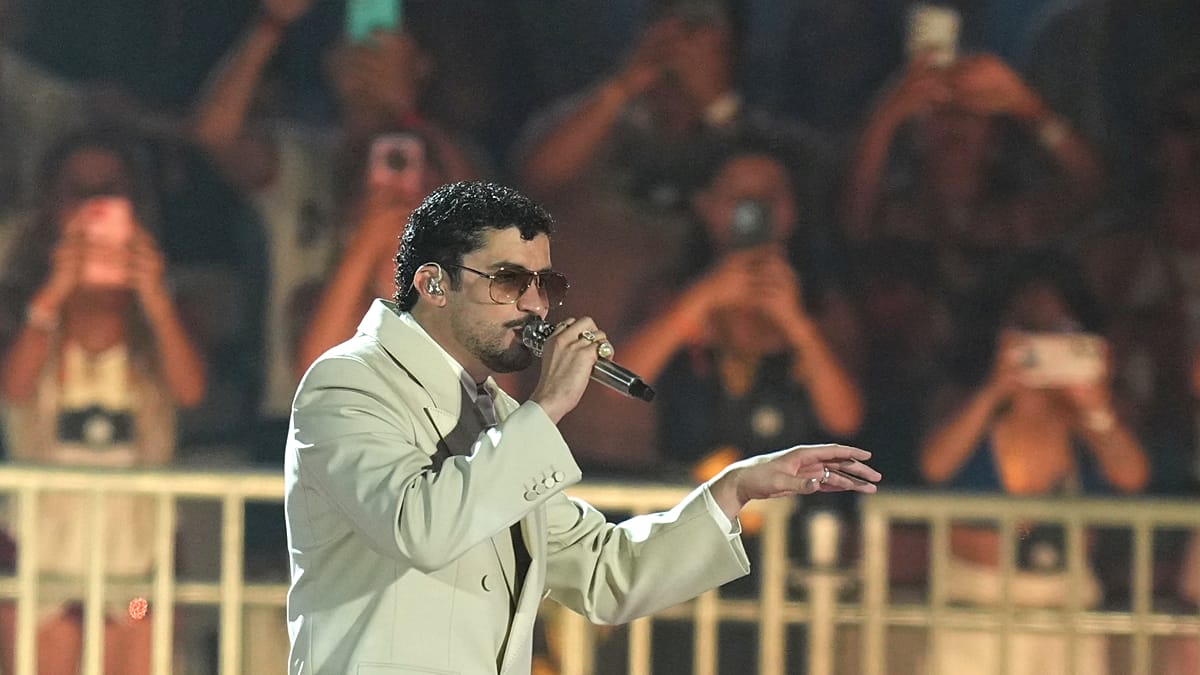 Bad Bunny atvyko į Barseloną: startuoja didžiausias metų turas Ispanijoje, bilietai nuo 73 eurų