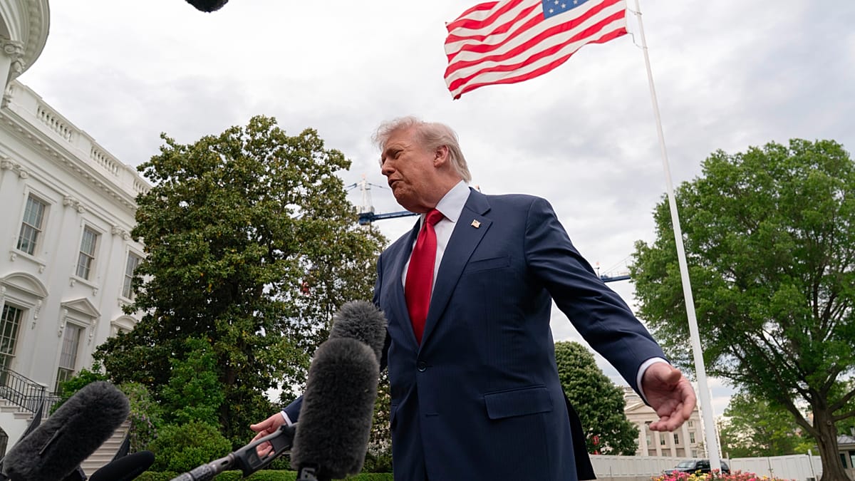 Trumpas svarsto perkelti JAV karius iš Vokietijos į Lenkiją: kas pasikeistų NATO rytiniame flange