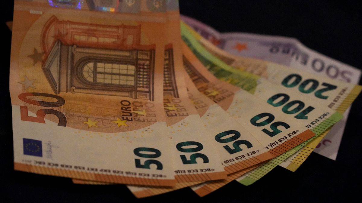 Graikija užsimojo pristabdyti bankus: vartojimo paskoloms iki 100 000 eurų – naujos lubos