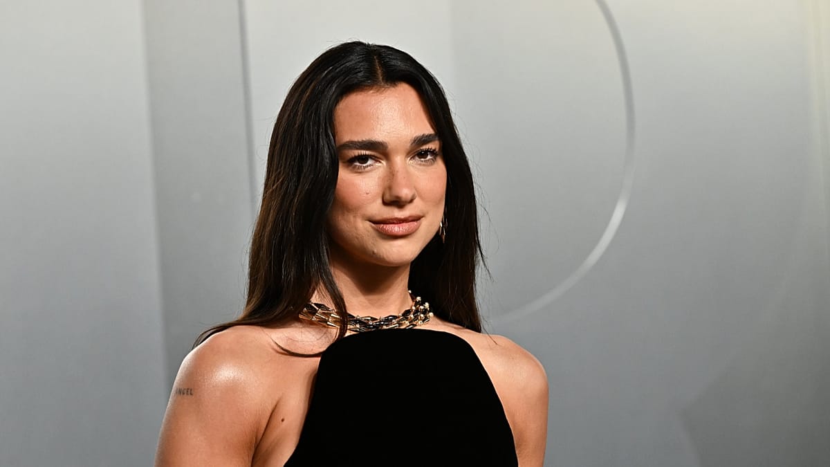 Dua Lipa padavė „Samsung“ į teismą dėl TV pakuočių: reikalauja apie 13 mln. eurų