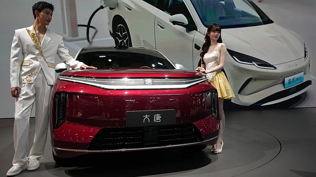„BYD“ taikosi į Europos automobilių gamyklas: derybos su „Stellantis“ ir žvilgsnis į „Maserati“