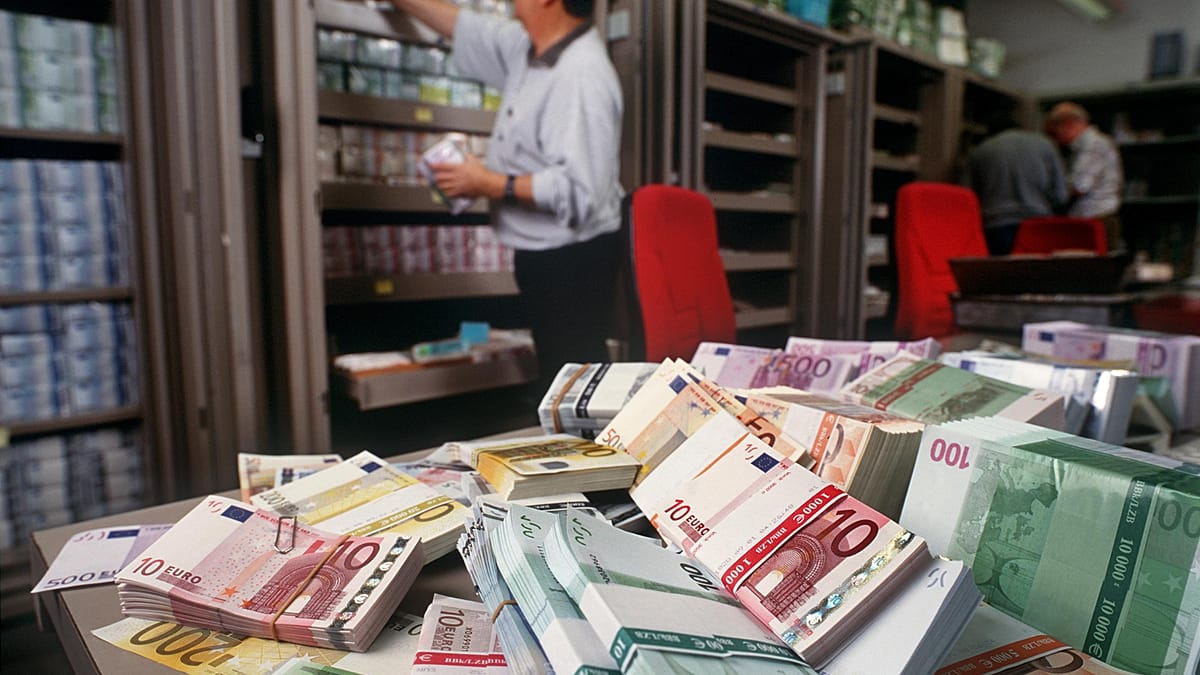Europos superturtingieji auga rekordiniu tempu: kur jų daugiausia ir kas vejasi greičiausiai?