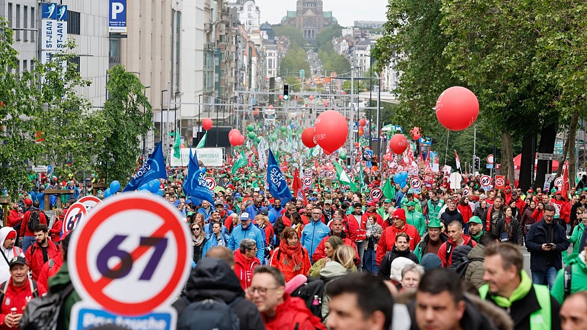 Bendras streikas Belgijoje: į Briuselį išėjo iki 70 000, protestuoja prieš pensijų ir atlyginimų reformas