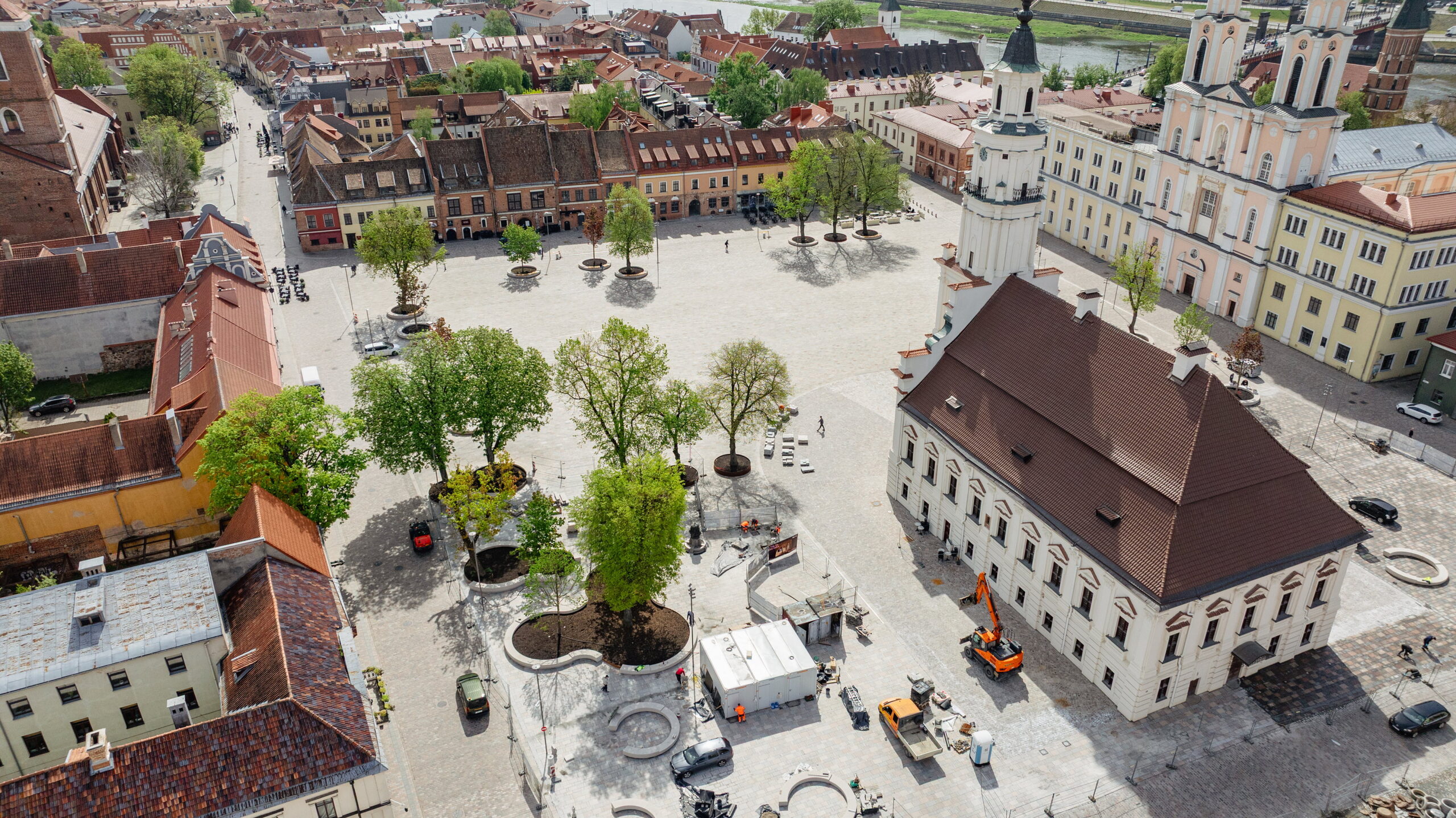Parkavimo pokyčiai Rotušės aikštėje: ji priskirta Senamiesčio zonai, keičiasi įkainiai