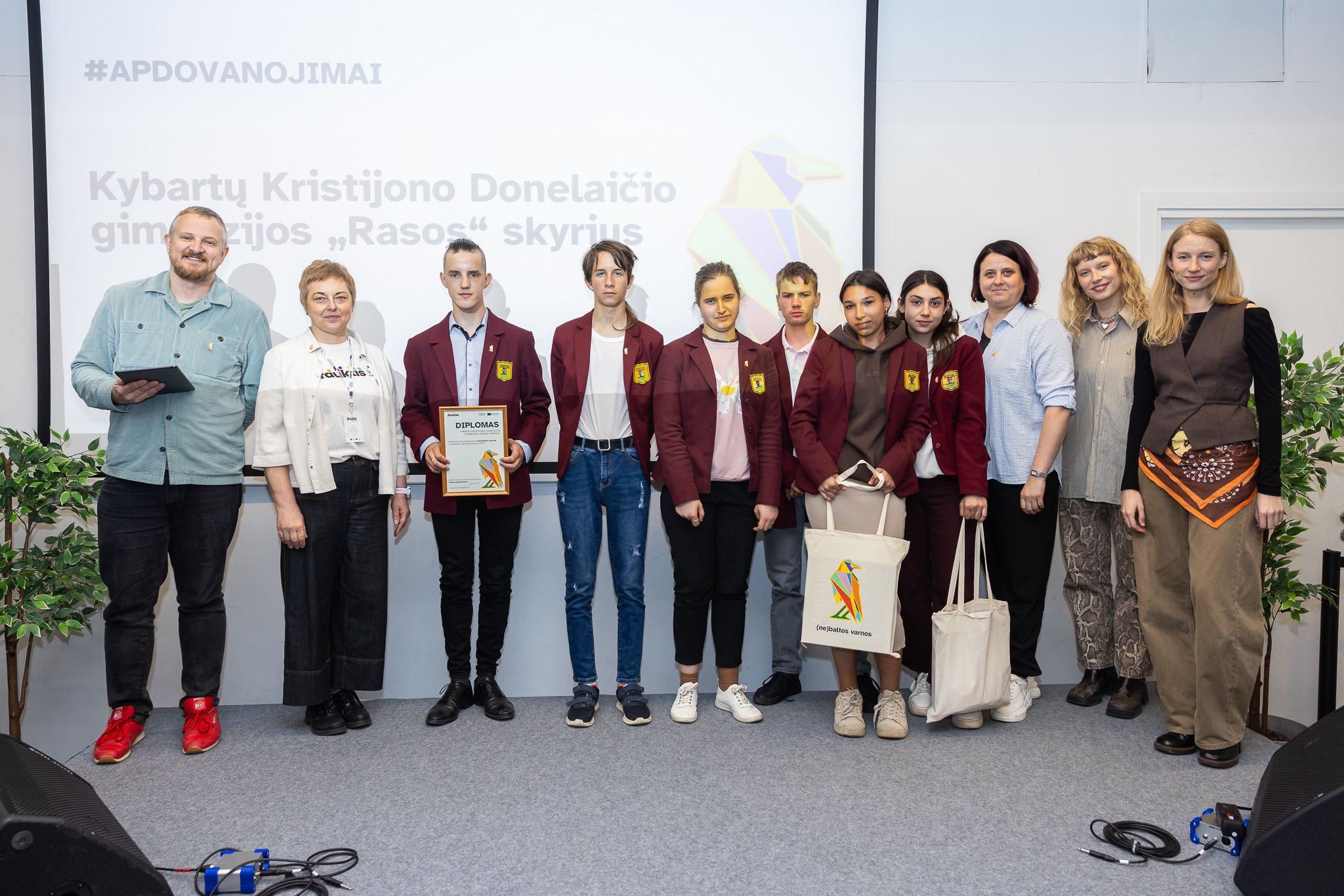 Kybartų gimnazistai išsiskyrė iniciatyvos „(ne)baltos varnos“ finale: pelnė specialų prizą Vilniuje