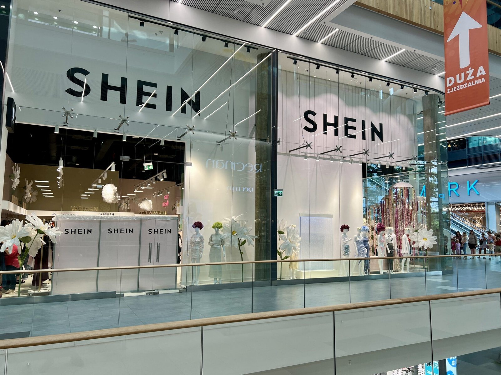 „Shein“ perka „Everlane“ už maždaug 90 mln. eurų: bandymas keisti įvaizdį ar strateginis žingsnis?
