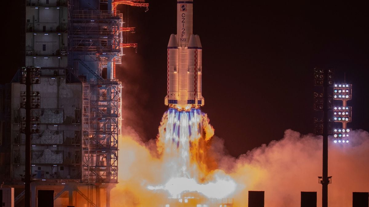 Kinija paleido „Shenzhou-23“: istorinis manevras Tiangong ir žingsnis link Mėnulio iki 2030