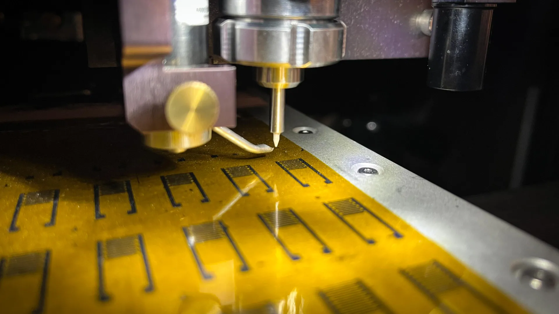 Printed artificial neurons link up with living brain cells, hinting at smarter brain interfaces