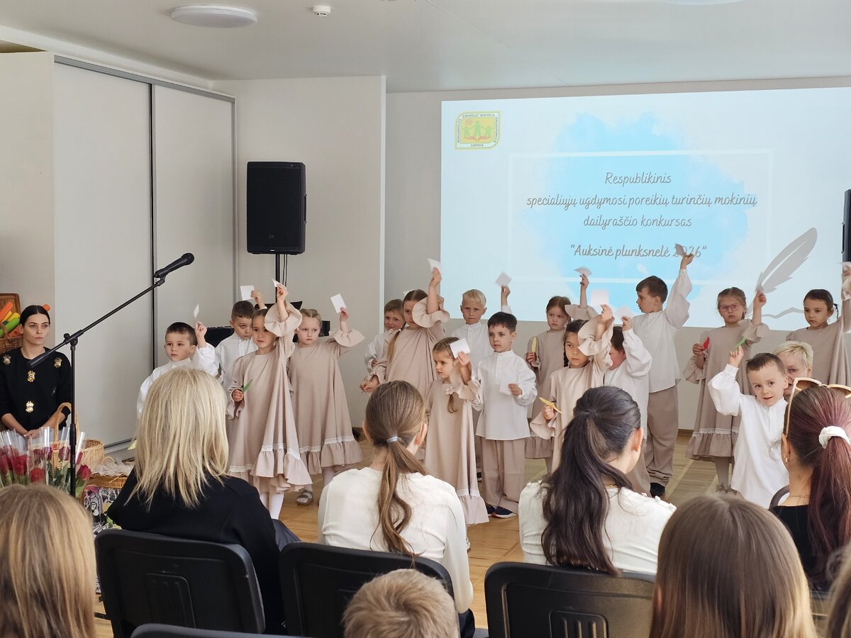 „Auksinė plunksnelė“ Marijampolėje: 75 mokiniai iš 28 mokyklų varžėsi dėl dailyraščio laureatų