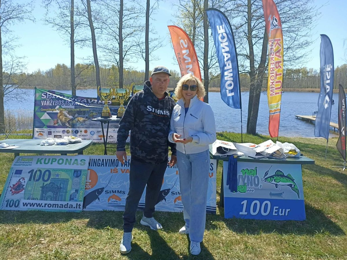 Zarasuose vyko spiningavimo varžybos iš valčių: merės taurė ir 107 cm ilgio lydeka