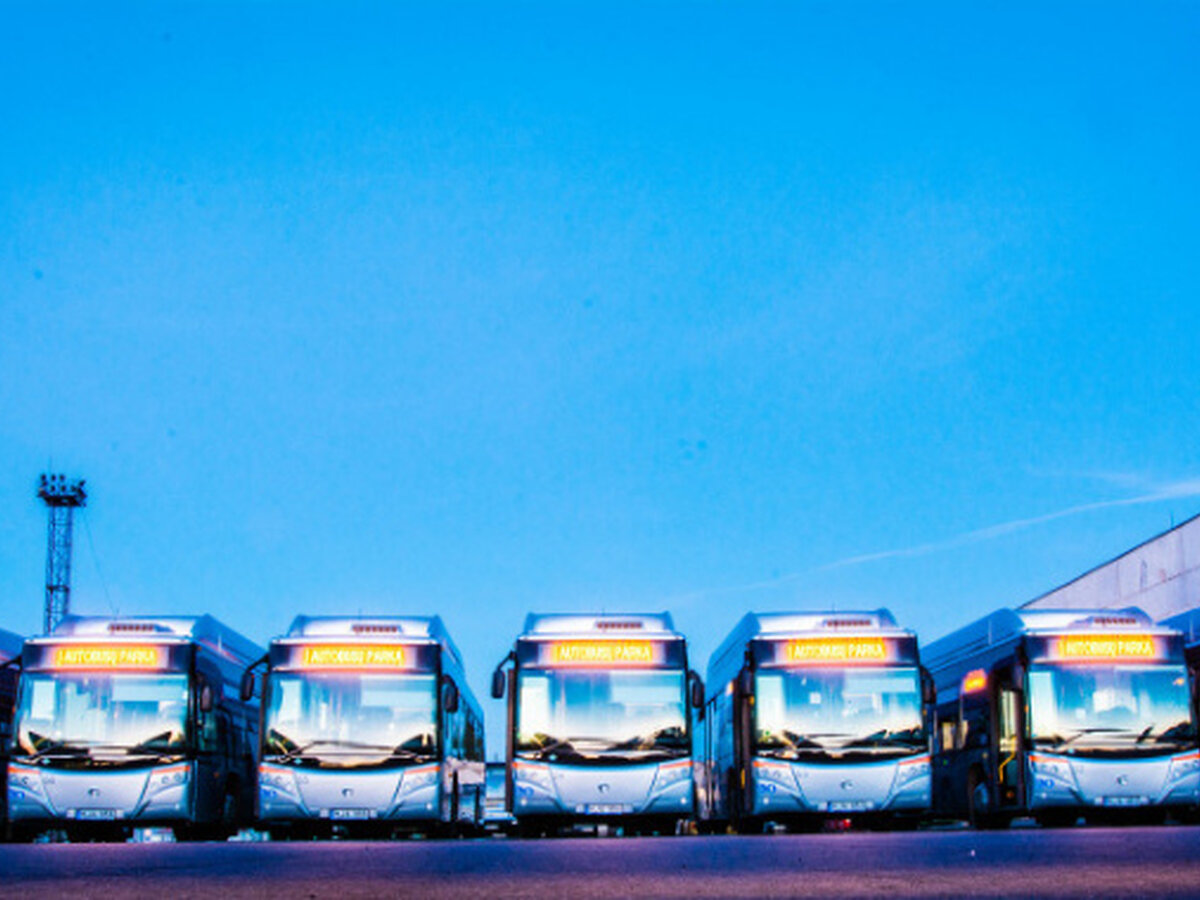 Gegužės 1 dieną autobusai mieste ir priemiestyje nevažiuos: ką svarbu žinoti keleiviams