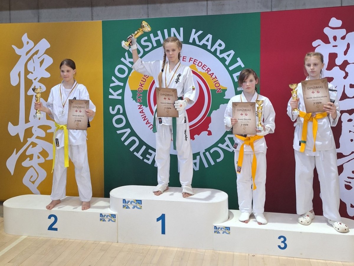 Ignalinos kiokušin karatė klubo „YOKO“ auklėtiniai Kėdainiuose: bronza ir penkios penktos vietos