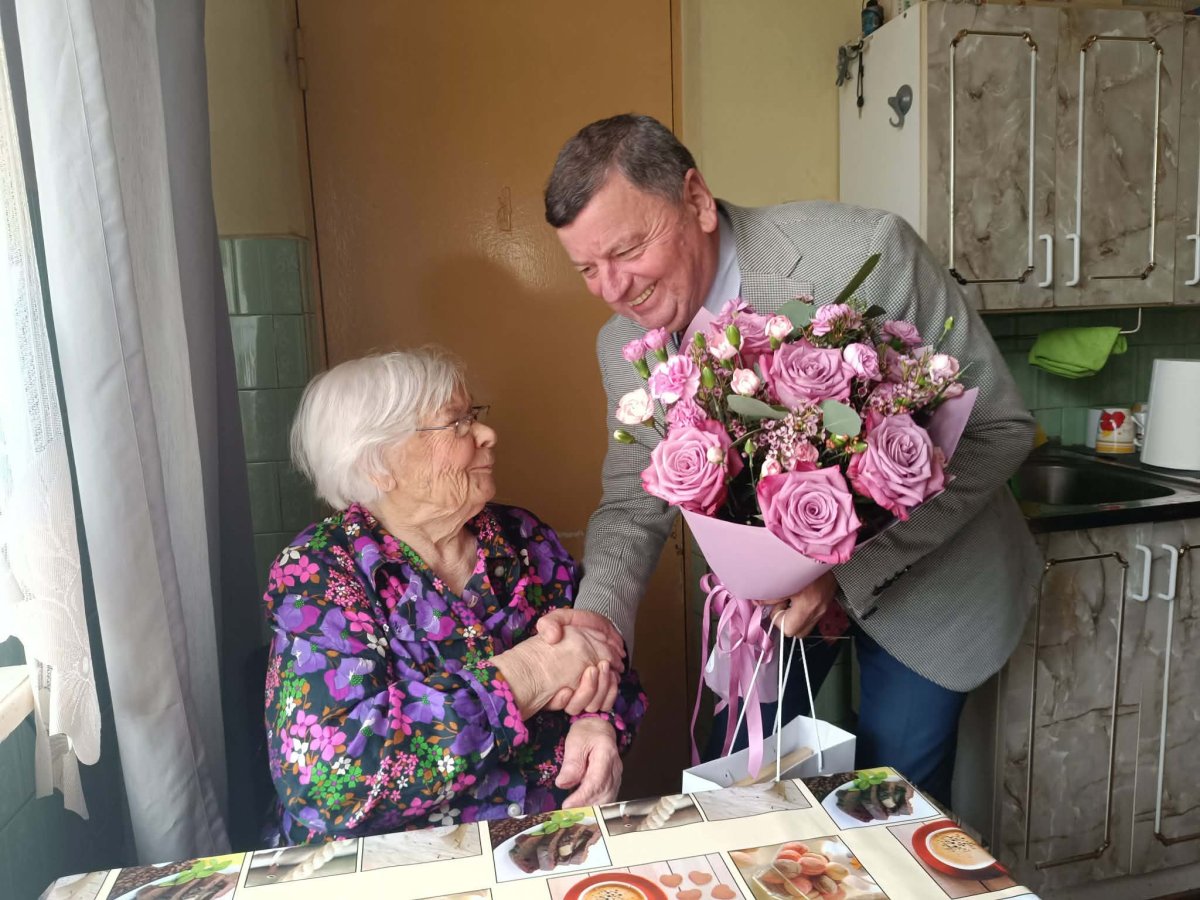Meironiškiuose 100 metų sulaukusi Bronė Satkauskienė: kaip gyvena šimtametė ir kas ją aplankė