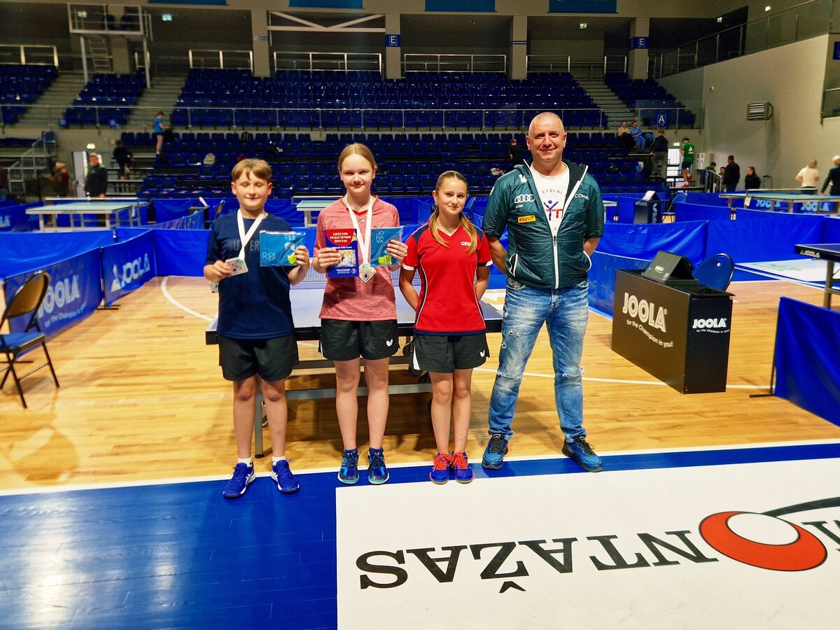 Jonavos tarptautiniame stalo teniso turnyre spindėjo Eva Chalkovskytė: visi mačai 3:0