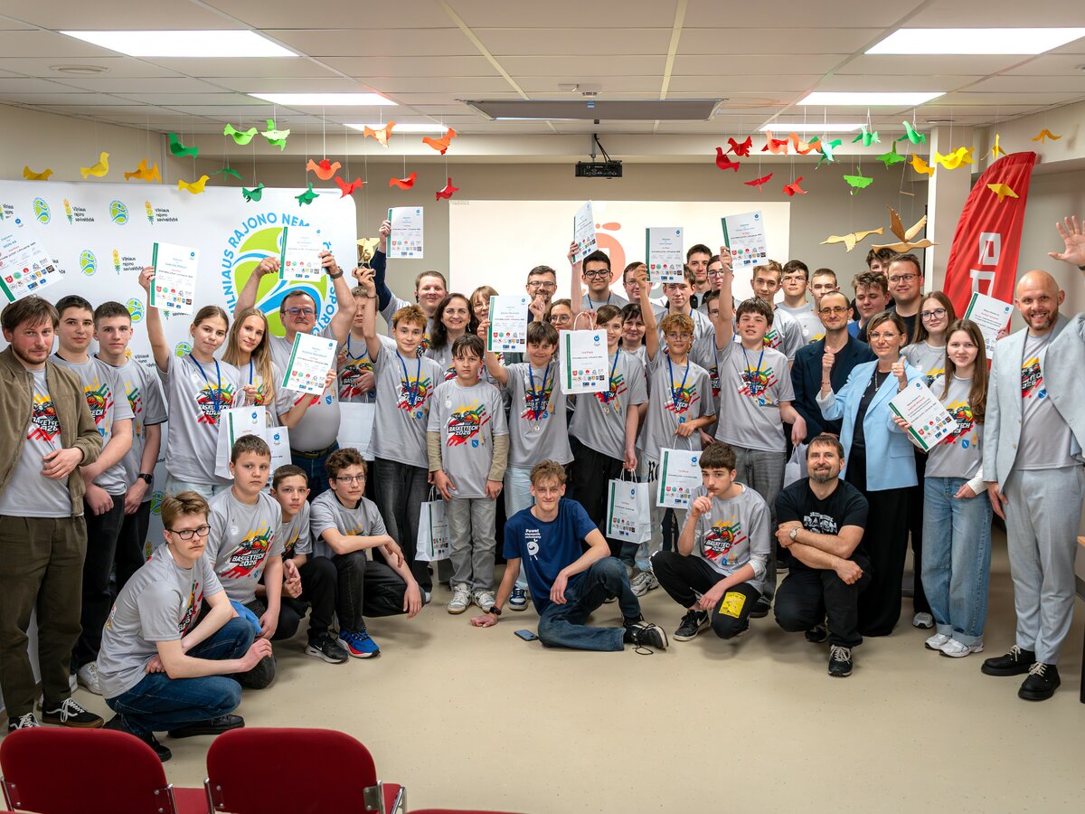 Droniada Junior Lithuania 2026 Nemenčinėje: 13 komandų varžėsi dronų valdymo užduotyse