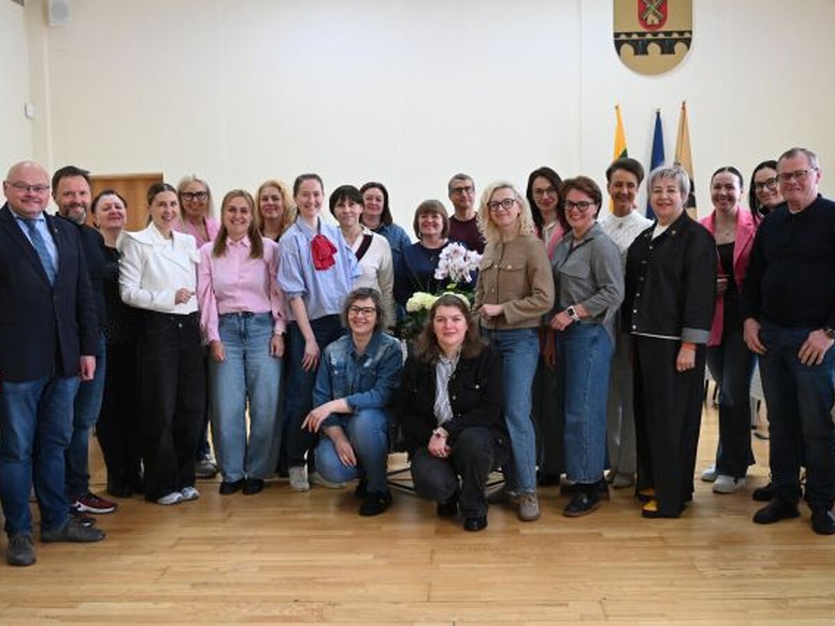 Tarptautinė džinsų diena Pakruojyje: kodėl paprasta apranga tapo žinute prieš seksualinį smurtą