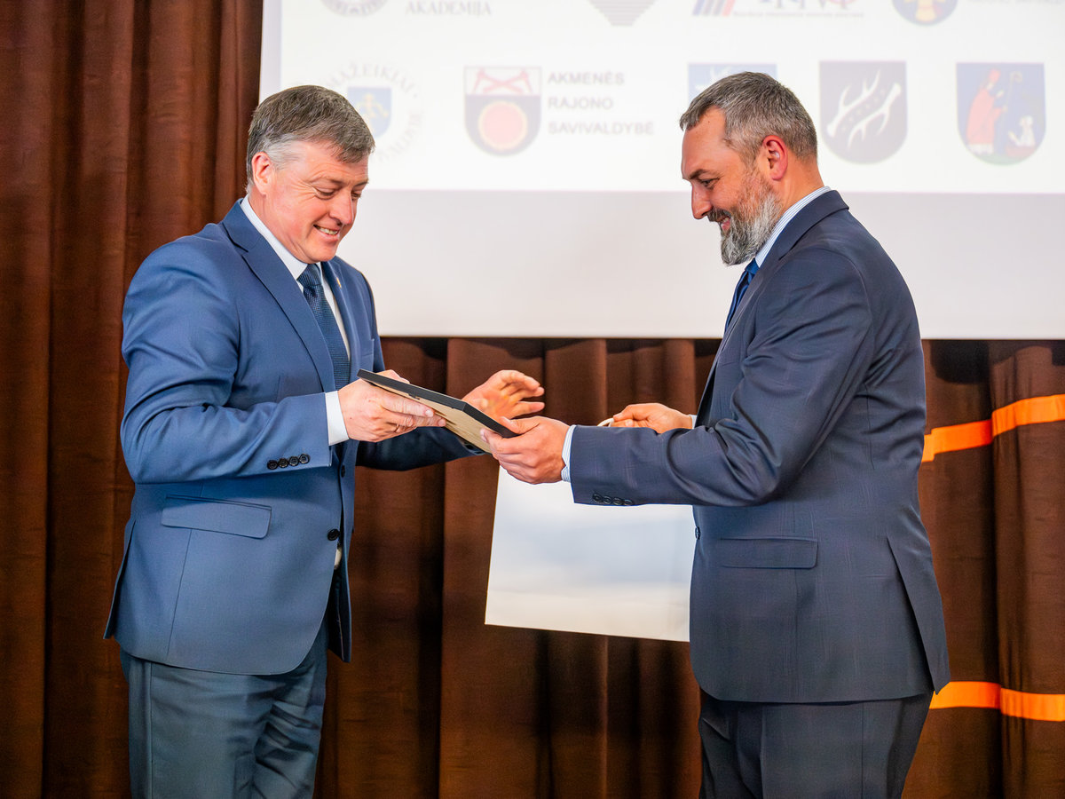Anykščių savivaldybė įvertinta VDU ŽŪA: padėka už „Sumanaus moksleivio akademijos“ plėtrą