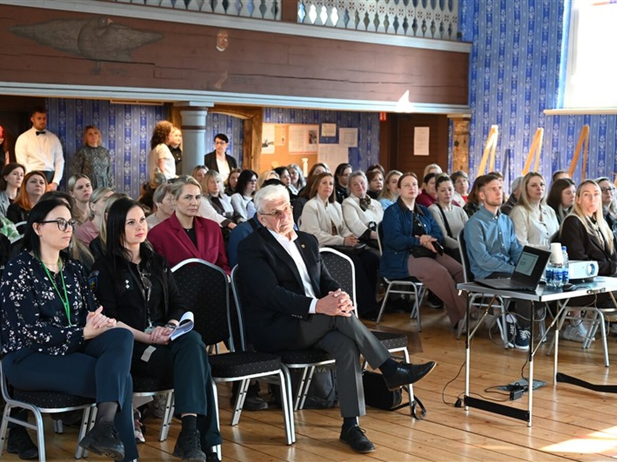 Pakruojo sinagogoje aptartos paauglių priklausomybės ir prevencija: ką parodė rajono moksleivių tyrimas