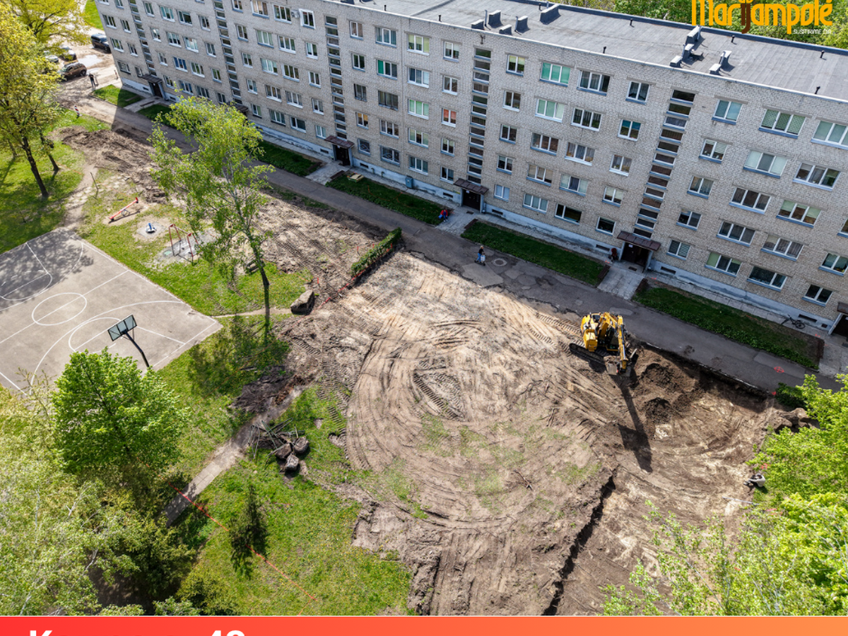 Kauno gatvėje prasidėjo naujos aikštelės įrengimas: 53 vietos automobiliams ir planas elektromobiliams