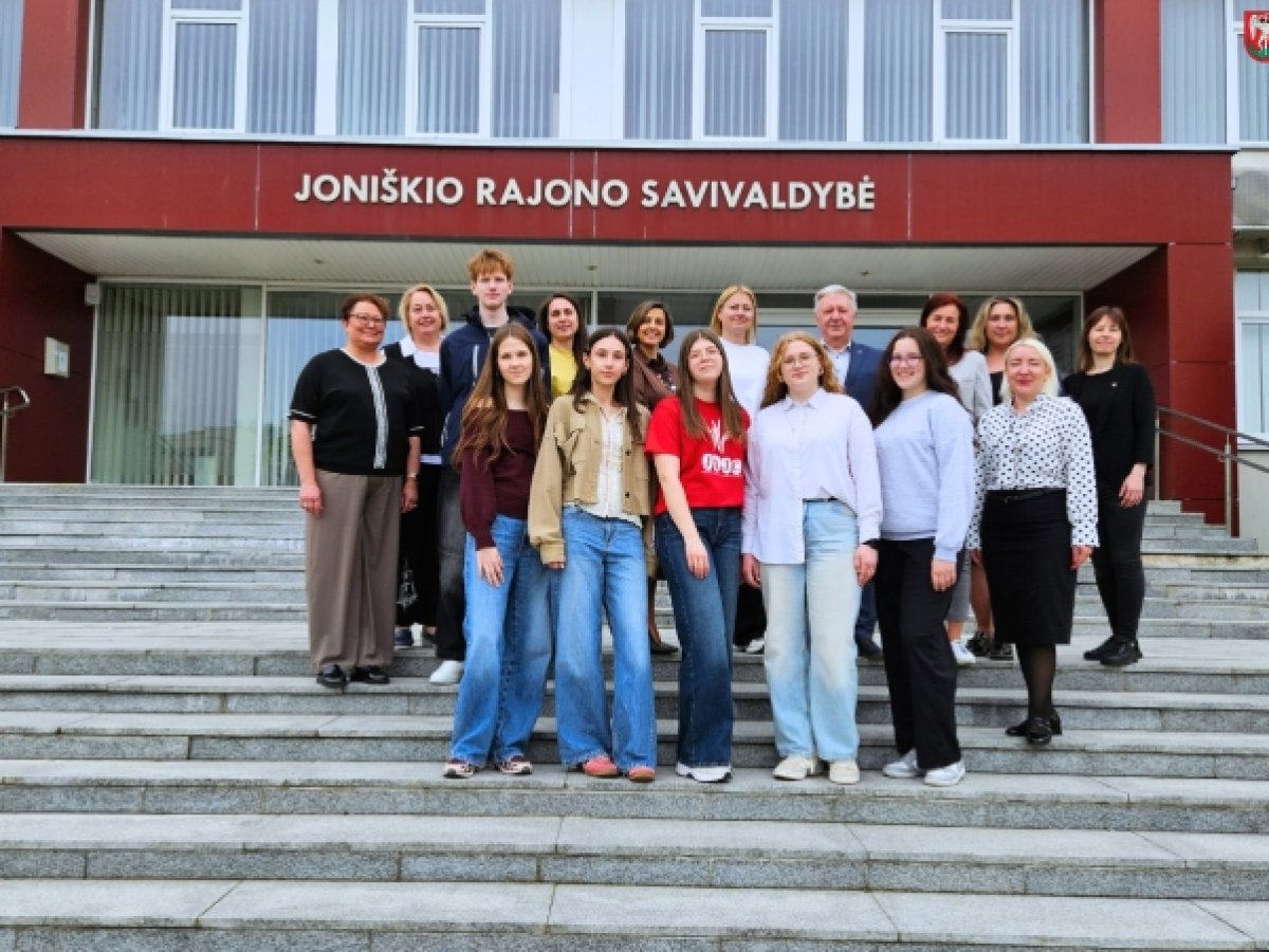 Joniškio ir Skuodo savivaldybės tariasi dėl jaunimo politikos: kas keisis vasaros užimtume