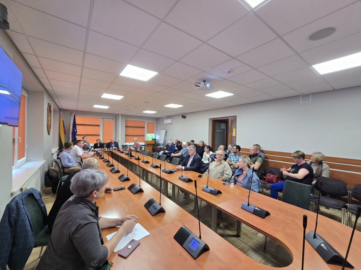 Kelias Molėtai–Anykščiai: projekto viešinime gyventojai klausė, kada startuos paruošiamieji darbai