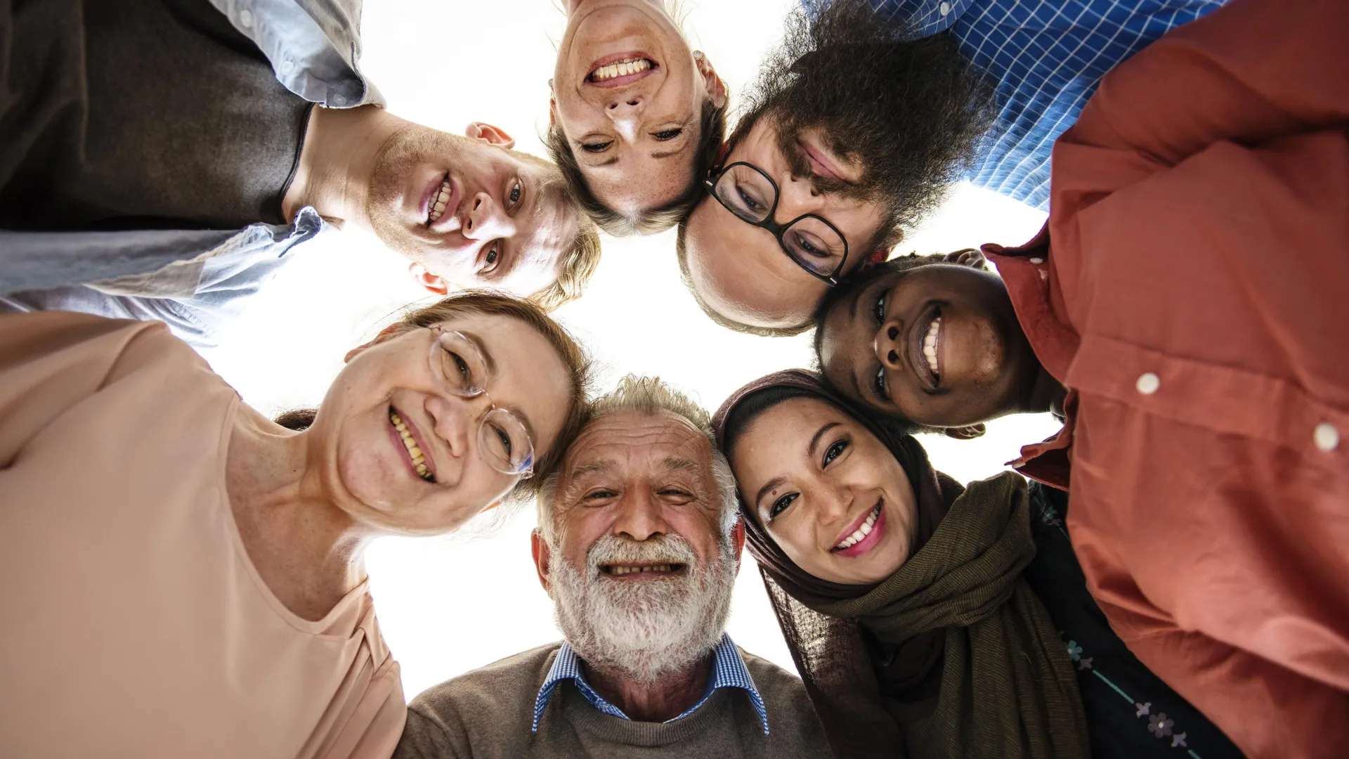 Study suggests strong social ties may slow biological aging, with epigenetic clocks offering new clues