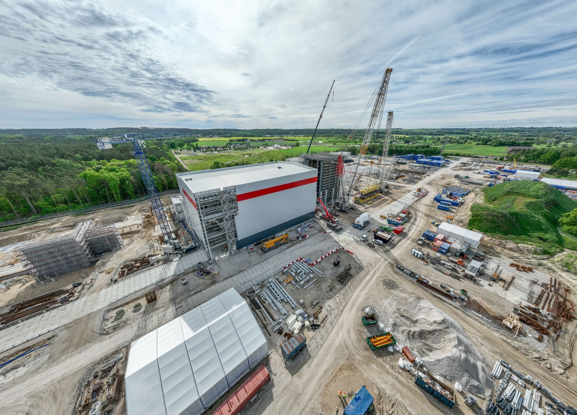 „Energa“ spartina energijos kaupimo plėtrą: 467 MWh baterijų ir nauji hibridiniai parkai Lenkijoje
