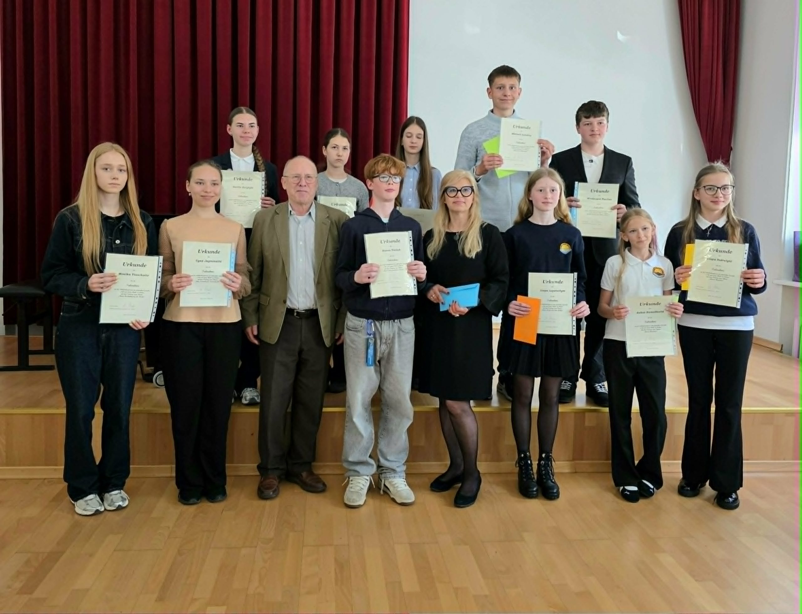 Vokiečių kalbos šventė Kelmėje: 23-ą kartą įvertinti mokiniai, pagerbtas ilgametis rėmėjas