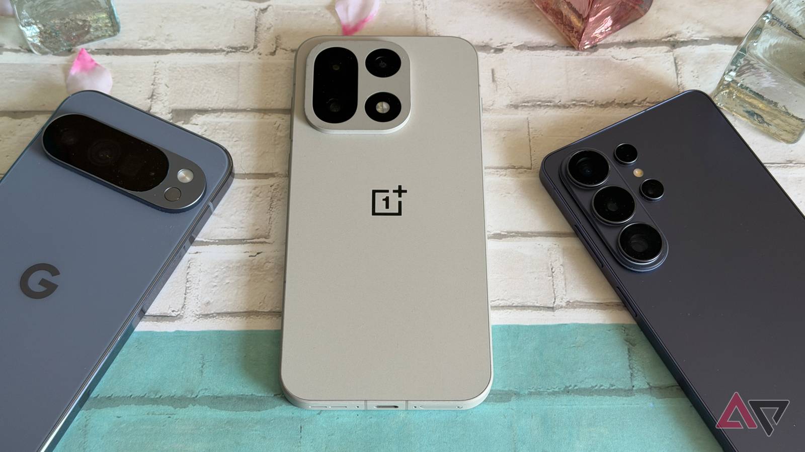 Nutekėjo „OnePlus 16“: 240 Hz ekranas, 9 000 mAh baterija ir klausimas, ar tai paskutinis