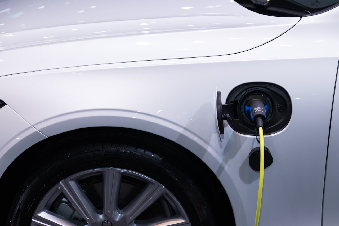 IEA: elektromobilių pardavimai 2026 metais artėja prie 30 proc. rinkos – kas stumia augimą?