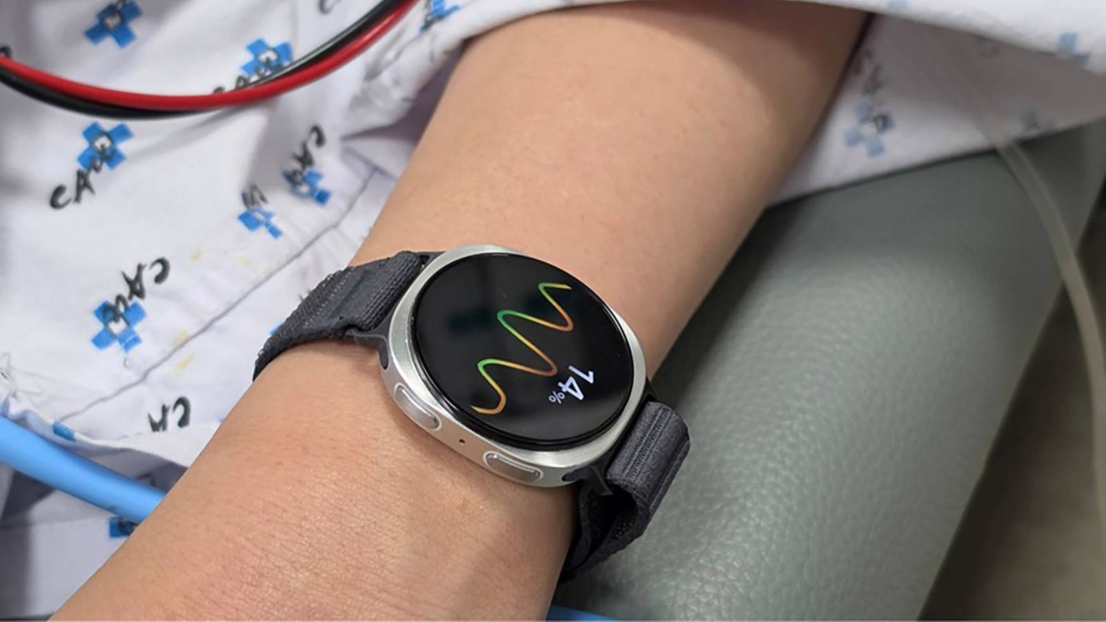„Samsung“ tyrimas: „Galaxy Watch“ perspėja apie alpimą likus 5 minutėms iki kritimo