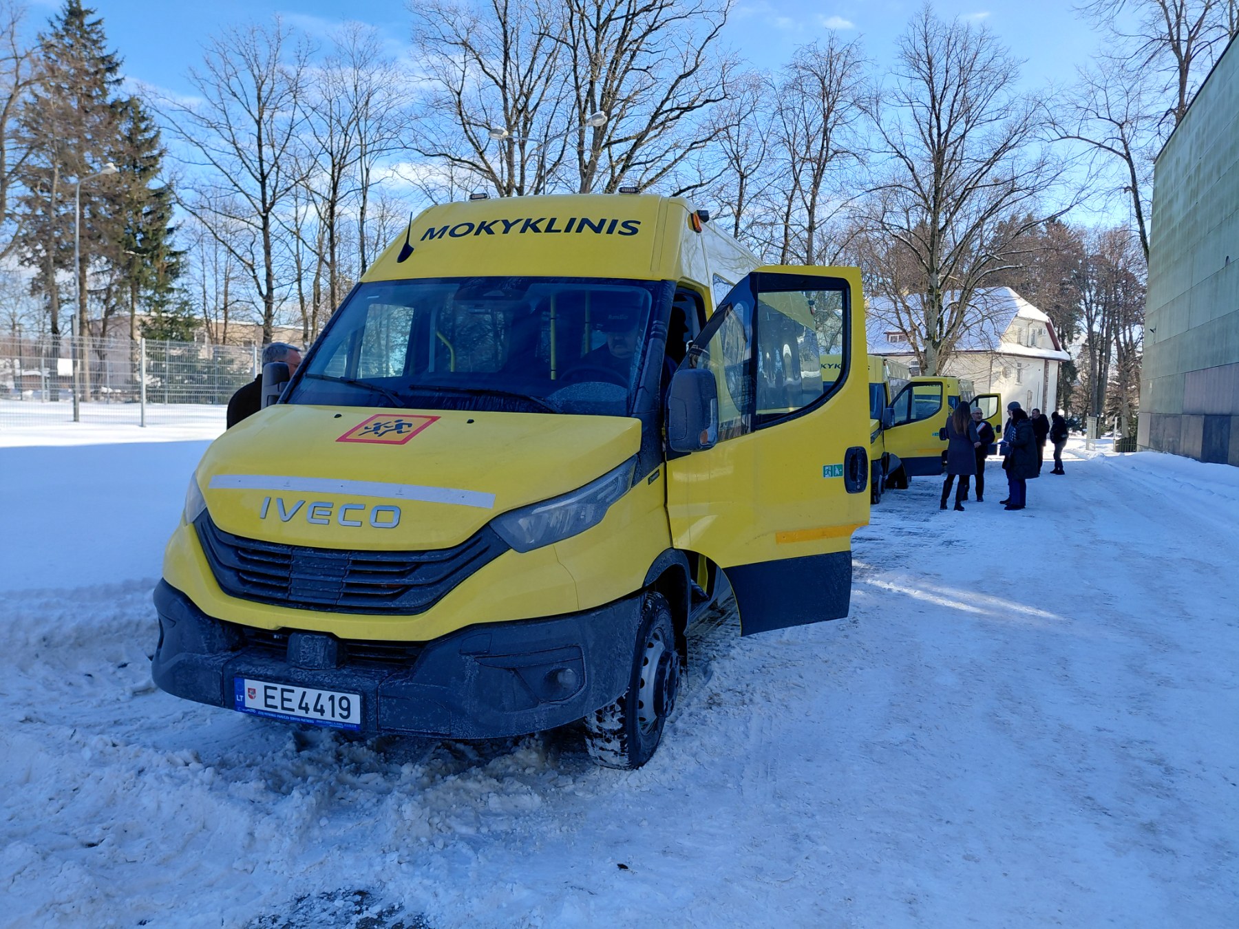 Pagėgius pasiekė 3 elektriniai mokykliniai autobusai: kiek kainavo ir kam jie perduoti