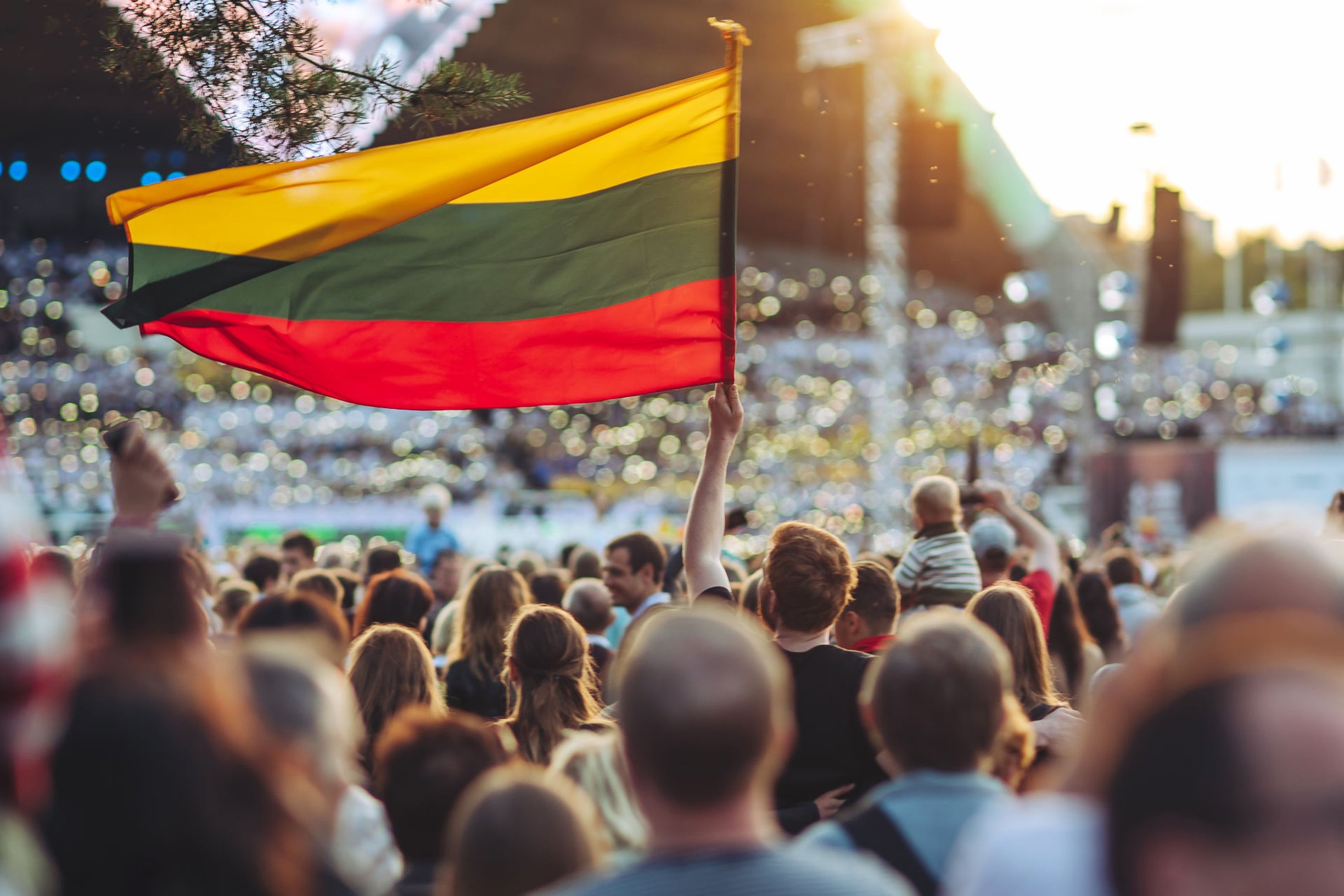 Kovo 11-osios proga Pagėgiuose – mero apdovanojimai bendruomenei, gimnazijai ir bibliotekai