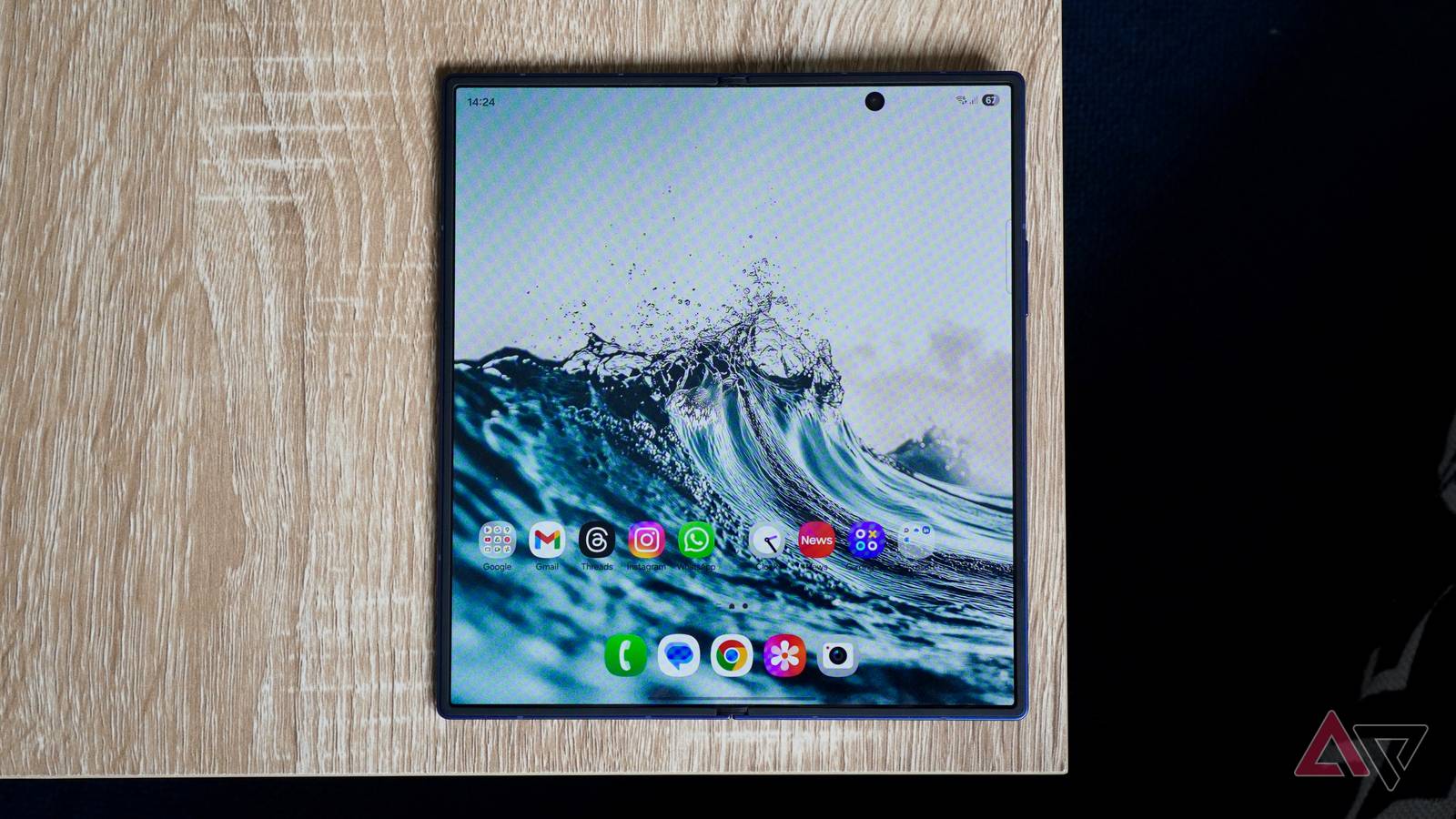 „Samsung“ Galaxy Z Fold 8 žada plonesnį ir lengvesnį telefoną, bet pirkėjams nepatiks kaina