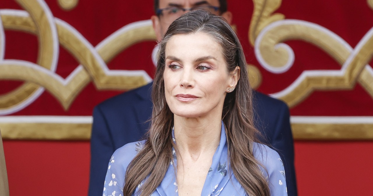 Karalienė Letizia vėl tai padarė: sena suknelė tapo ryškiausiu 2026 metų vasaros hitu
