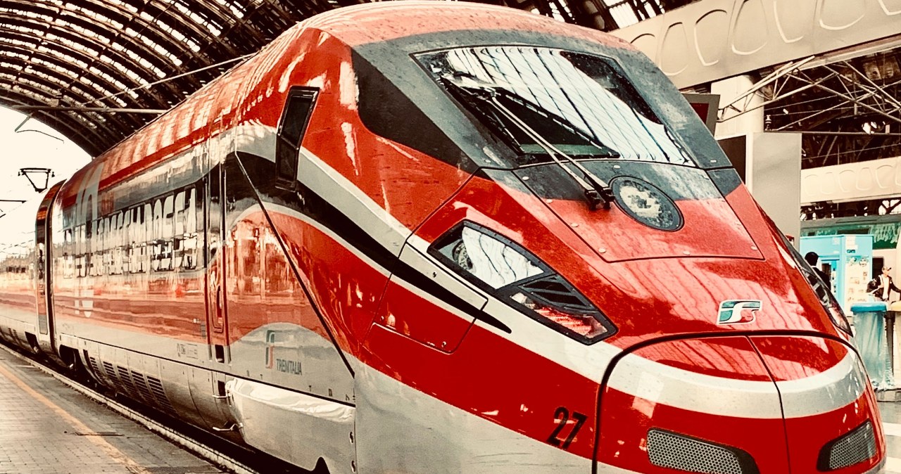Ar „Frecciarossa 1000“ atvažiuos į Lenkiją? „PESA“ ir „Hitachi Rail“ meta iššūkį PKP Intercity
