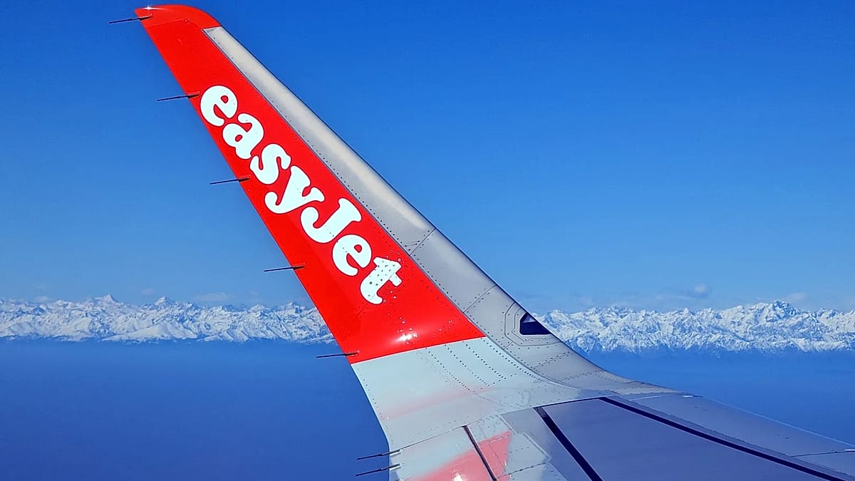 „easyJet“ akcijos šoktelėjo: fondas Castlelake svarsto perėmimą, sprendimui duotas terminas