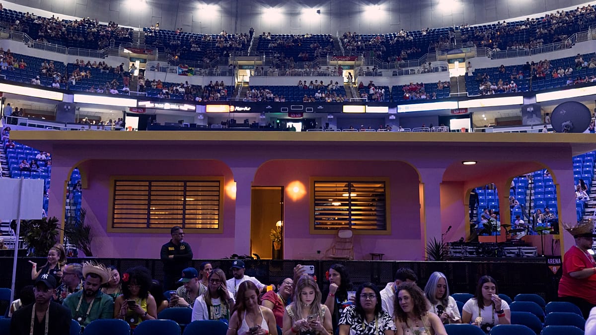 Bad Bunny „La Casita“ fenomenas: kaip scenografija iš Puerto Riko primena kolonializmo ir vergovės istoriją