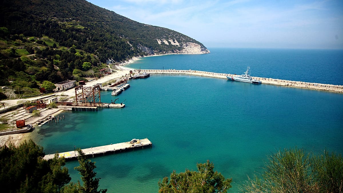 Kodėl Albanijoje protestuojama dėl Sazano salos: 1,4 mlrd. eurų kurortas ir „Kushner Island“ vardas