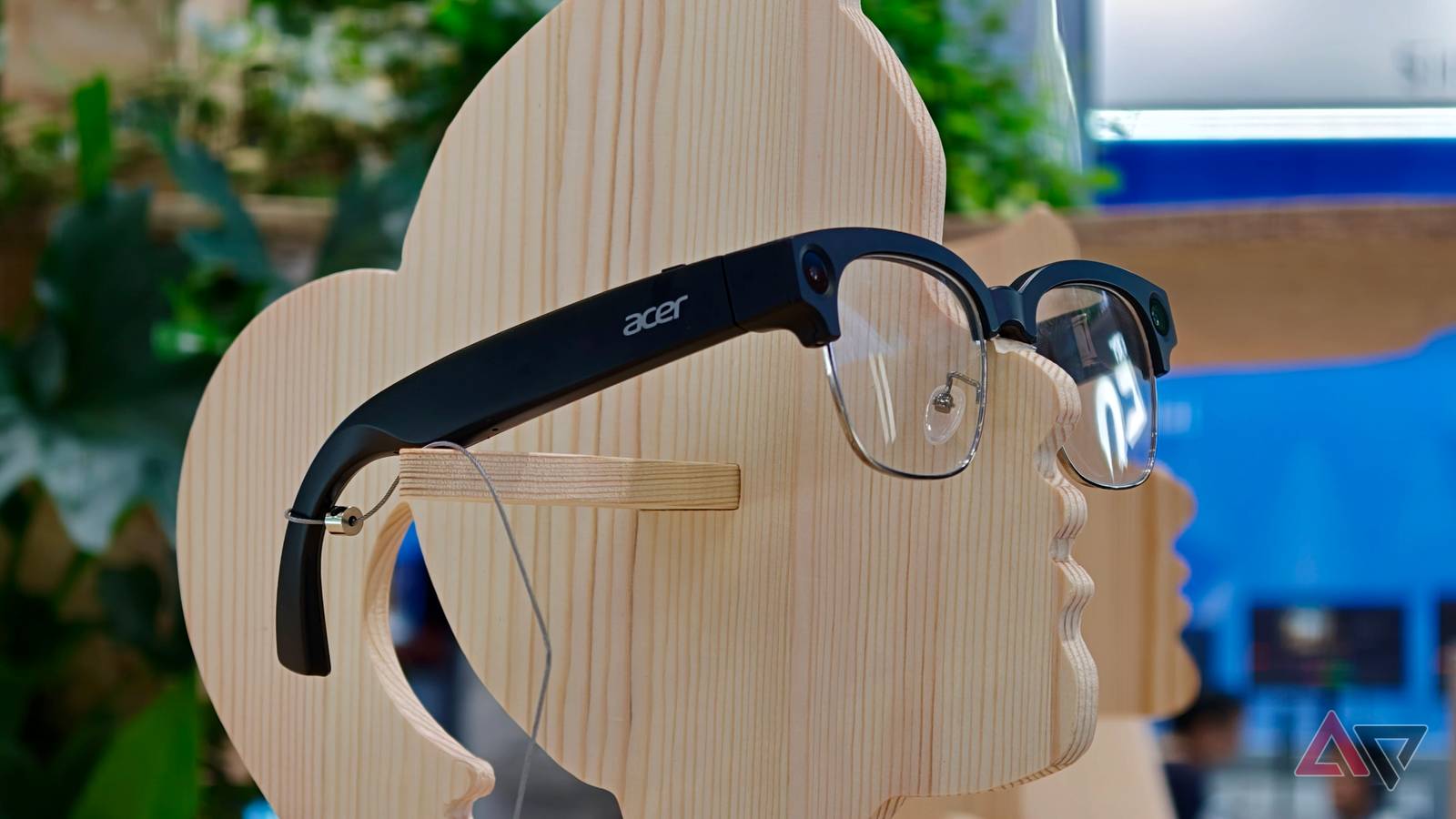 Ne tik nešiojamieji: „Acer“ meta iššūkį „Ray-Ban Meta“ ir pristato DI išmaniuosius akinius