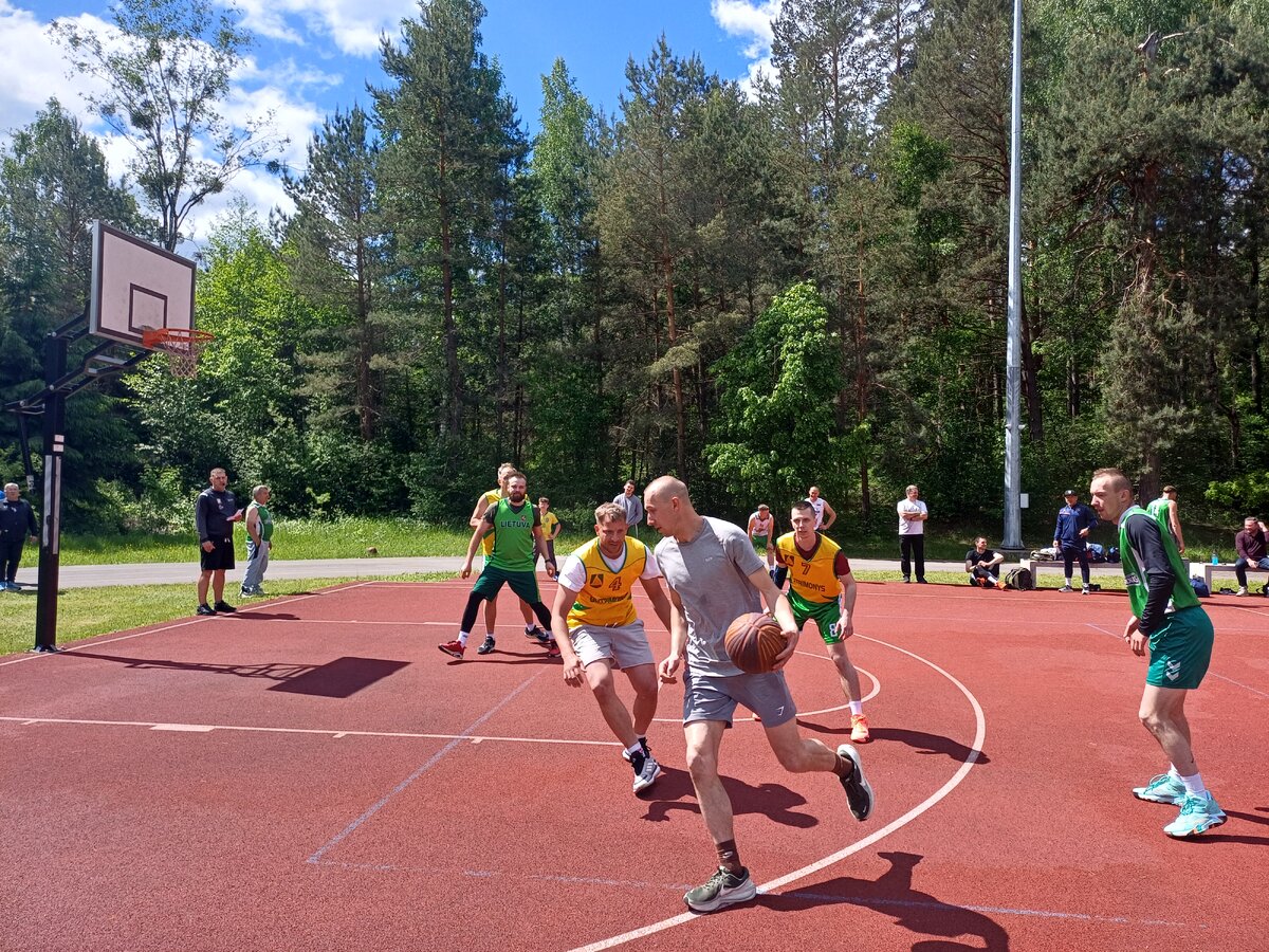 Nemunaityje startavo Alytaus rajono seniūnijų sporto žaidynės: paaiškėjo pirmieji lyderiai