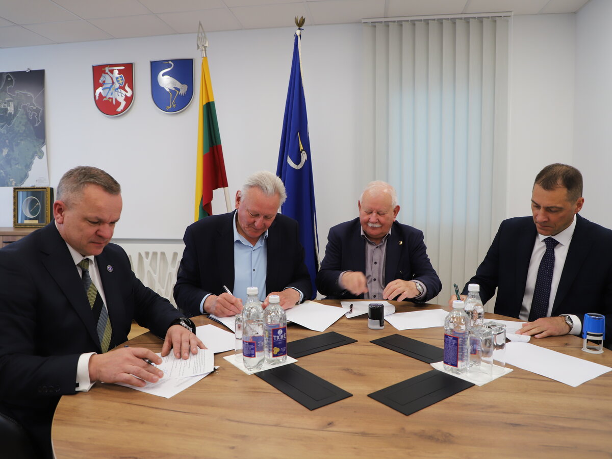 Visagino saulės parkas startuoja: pasirašyta asociacijos sutartis, tikslas – mažinti energijos nepriteklių