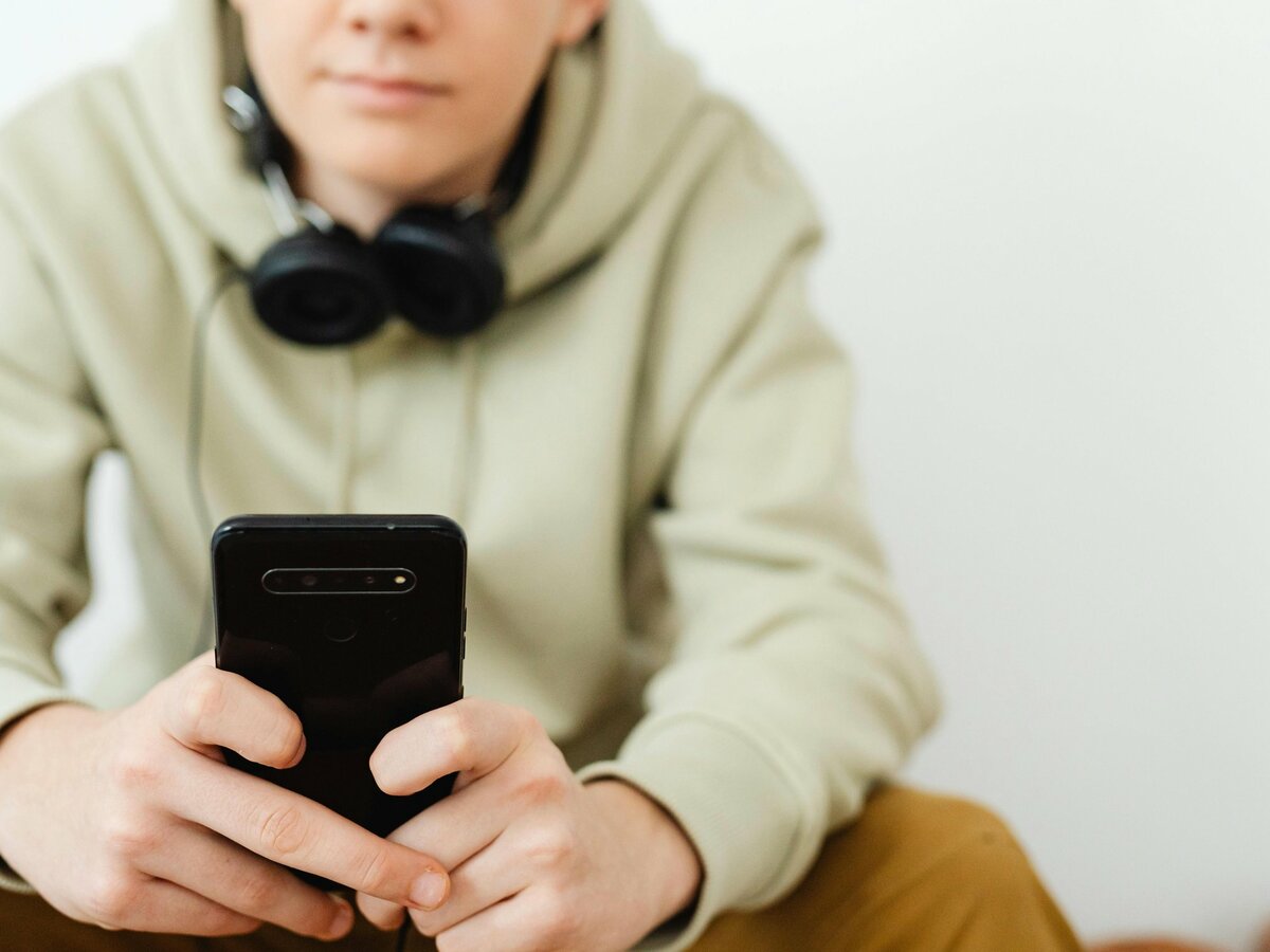 Kaip atpažinti verbavimą internete: institucijų planas stiprina vaikų apsaugą ir pagalbą šeimoms