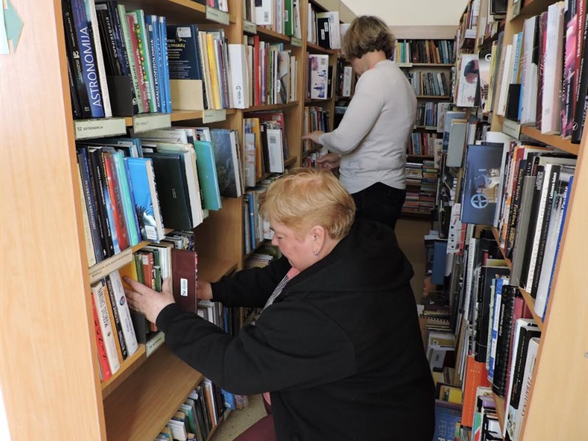 „DUOday“ Pakruojyje: 11 dalyvių su negalia išbandė profesijas 7 įstaigose per vieną dieną